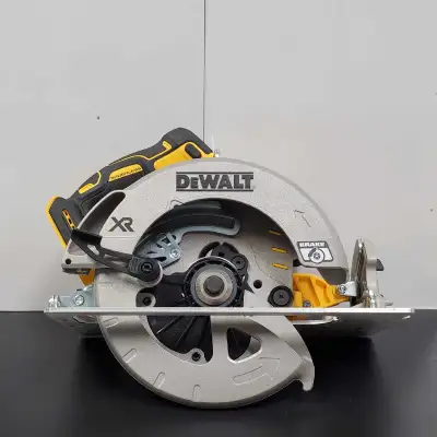 DEWALT 20V MAX XR Brushless Circular Saw(DCS570) Tool-Only, View more