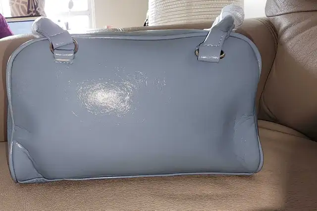 Light Blue Handbag with Pockets in Bags & Luggage in Mississauga / Peel Region - Image 5