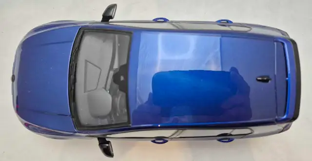 VW Volkswagen Golf R MKVIII Blue 1:18 Resin Ottomobile Rare in Arts & Collectibles in Markham / York Region - Image 8