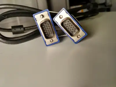 Câble Vidéo VGA HD-15 mâle à HD-15 Mâle DE 5', View more