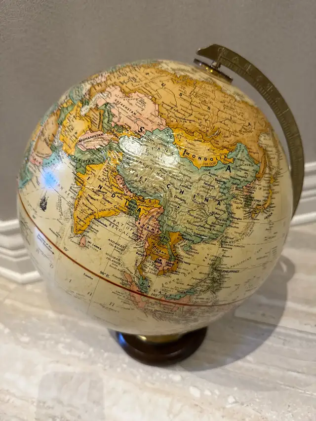 vintage globe in Arts & Collectibles in London - Image 2
