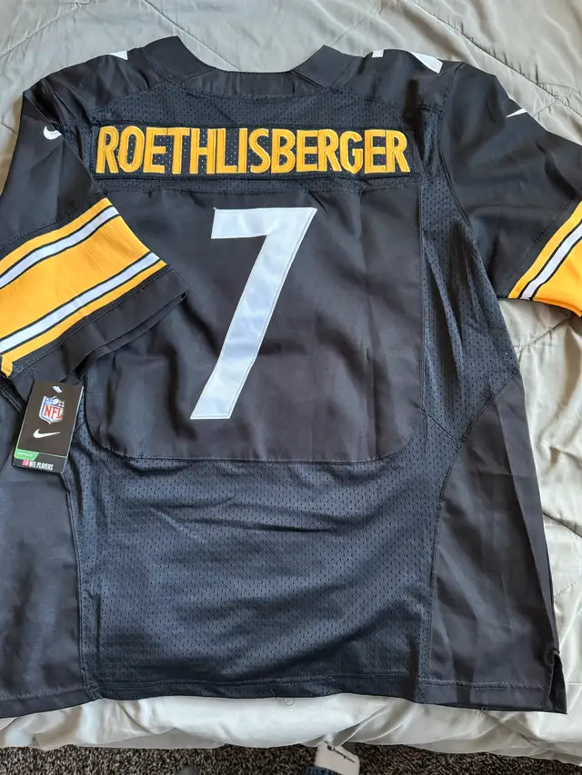 Authentic NFL jerseys in Football in Winnipeg - Image 5