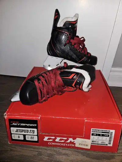 Boys hockey skates, View more