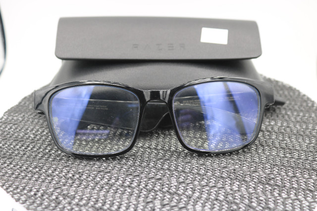 Razer Anzu Smart Glasses [RZ40-0363] - Rectangle Design (#37164) in Other in City of Halifax - Image 2