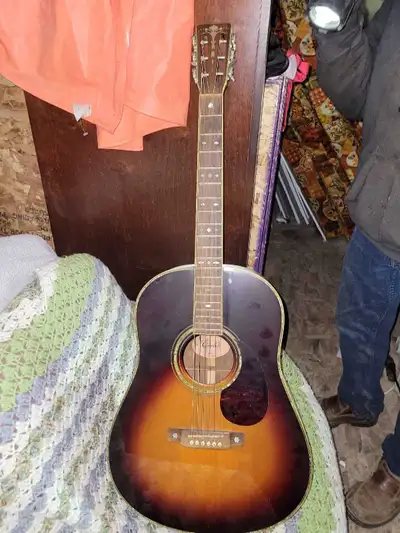 Crafter TR-060/VLS-V Slot-headed Southern Jumbo guitar with Case, View more