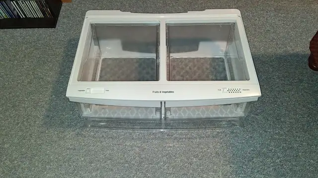 Bacs et accessoires de refrigerateur LG 33po.largeur in Refrigerators in Sherbrooke - Image 8