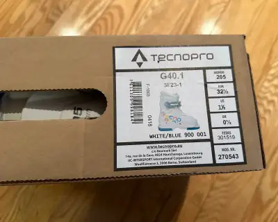 Youth Ski boots Tecnopro size 205/US 1.5, View more