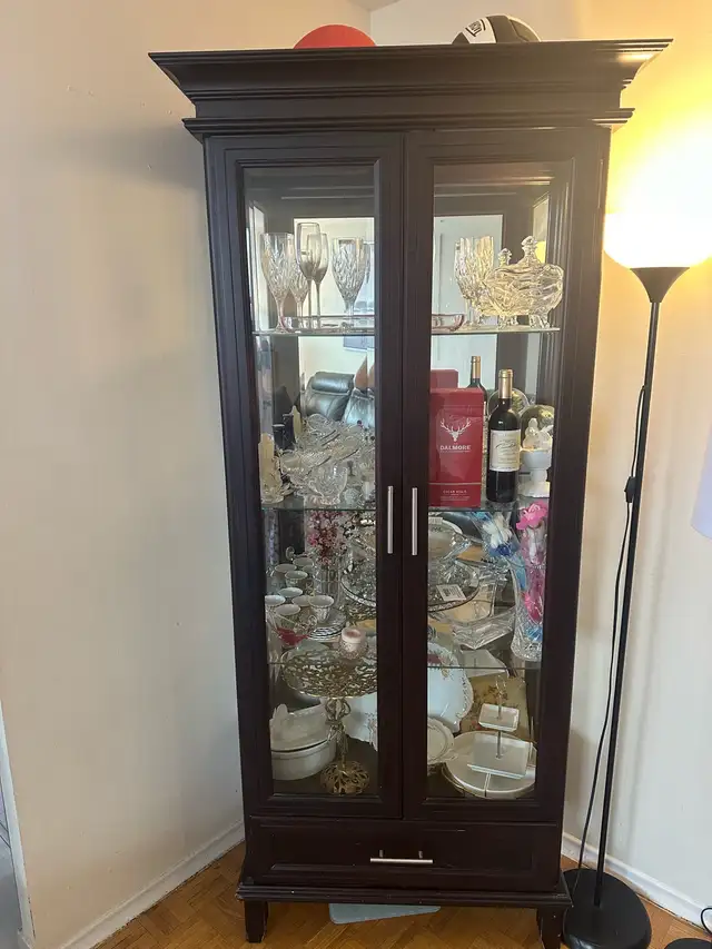 Display cabinet  in Hutches & Display Cabinets in City of Toronto - Image 4
