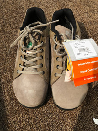 NEW- Women’s Dakota Steel Toe Shoes Size 8