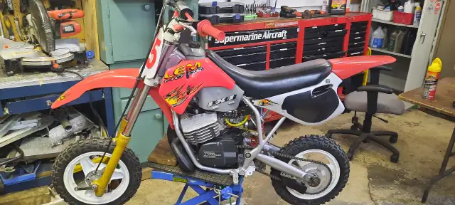 motorcycle in Scooters & Pocket Bikes in London - Image 2