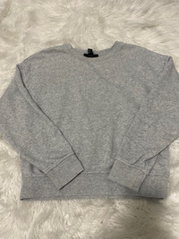 FOREVER 21 womens crewneck (size small)