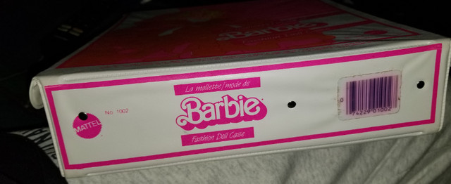 Vintage Barbie Fashion Doll And Accessory Carrying  Case in Arts & Collectibles in Kingston - Image 4