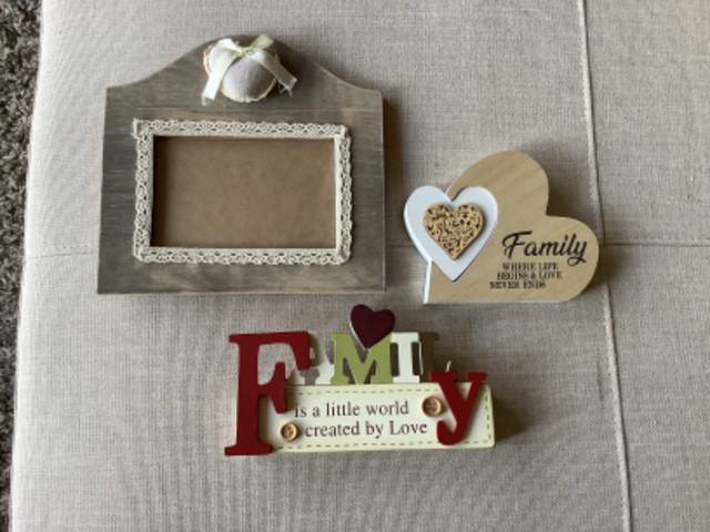 Wood frame and family wooden signs in Home Décor & Accents in Vernon
