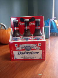 1998 Budweiser 6 Pack Piggy Bank "America's Favorites" Reg. #96H