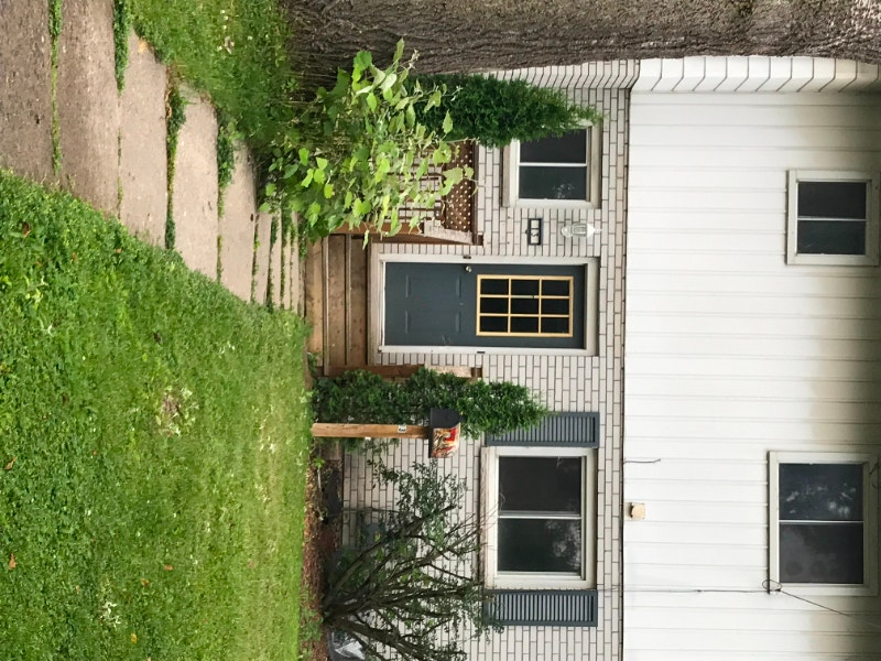 3 bedroom 1.5 bath Townhouse with 2 dens Long Term Rentals