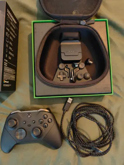 Xbox Elite Series 2 — Boîte originale — Dock de recharge inclus, View more