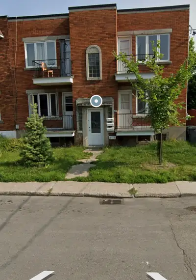 3 1/2 SPACIOUS with back yard