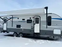 2018 Kingsport 26BH with warranty 