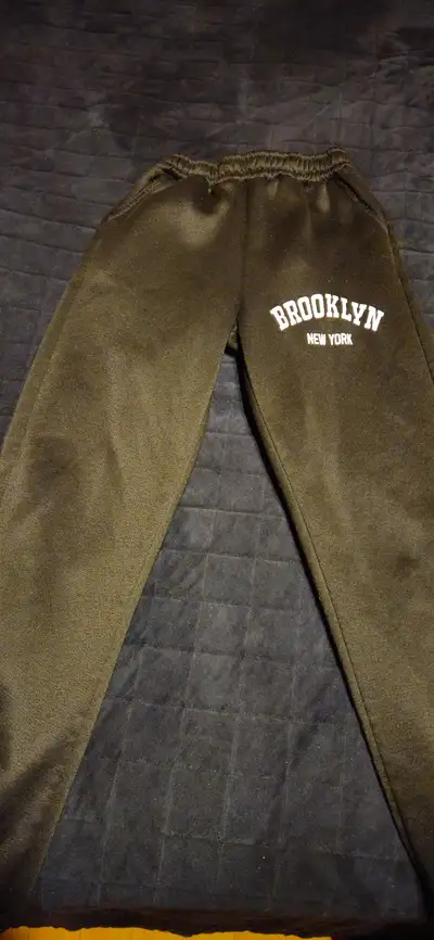 women's sweatpant  Shein size small, View more