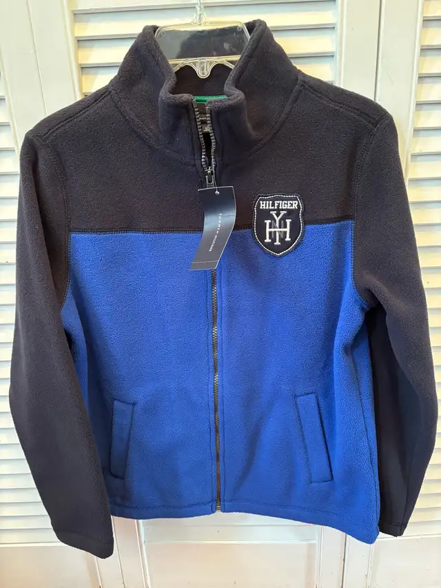 BNWT Tommy Hilfiger Boys spring/fall jacket Size large (12-14) in Kids & Youth in Oshawa / Durham Region - Image 2