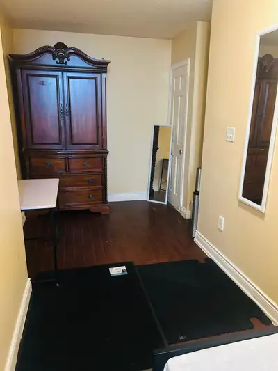One small room in Scarborough, perfect for students or a single person. There's no kitchen, there's...