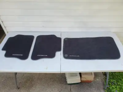 Porsche floor matts 3pc like new check pictures , View more