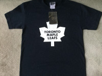 BRAND NEW TORONTO MAPLE LEAFS T-SHIRT - S