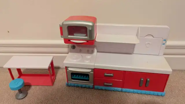 Used Shopkins Doll house Playset with Assessories in Toys & Games in Markham / York Region - Image 5