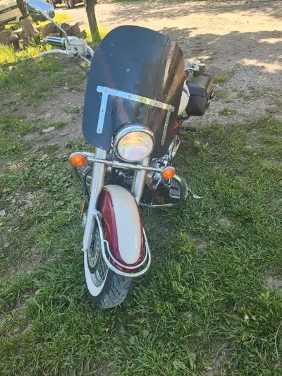 Selling 2001 yamaha Vstar 1100cc with 10000km super clean start and drives amazing 2 owners only nee...