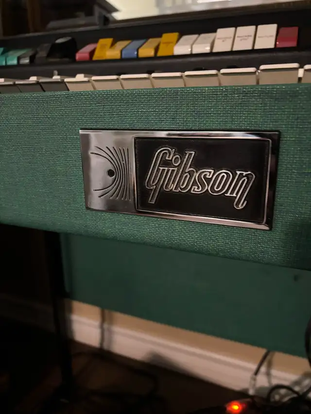 Mint Condition Gibson G-101 Keyboard/Organ in Pianos & Keyboards in Oakville / Halton Region - Image 2