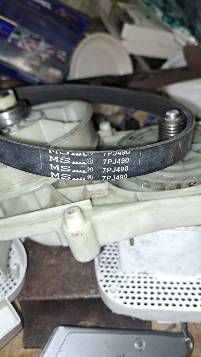 Courroie de moteur motor strap de tondeuse Yardworks landmower dans Tondeuses et souffleuses  à Laval/Rive Nord