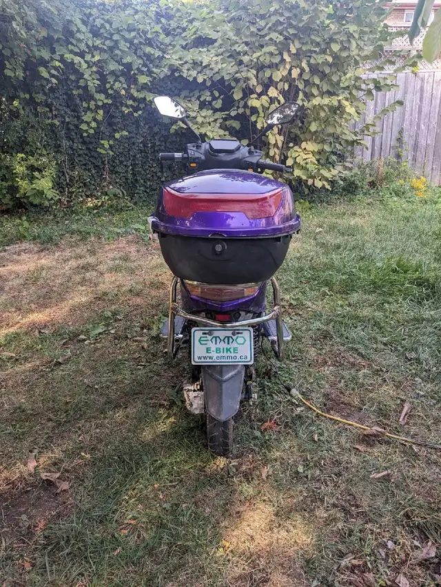 EMMO Hornet X.I. e-scooter in eBike in City of Toronto - Image 6