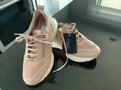 Women’s shoes, View more