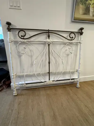 tête de lit antique, lit simple, View more