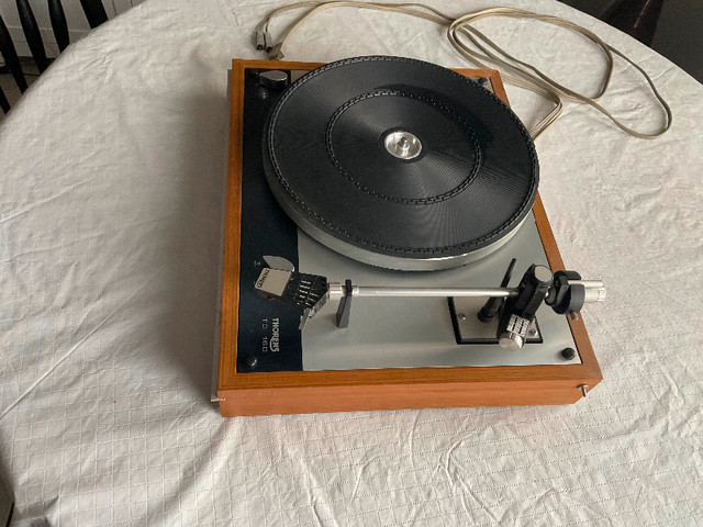 Vintage Thorens TD-160 turntable for sale in General Electronics in Ottawa