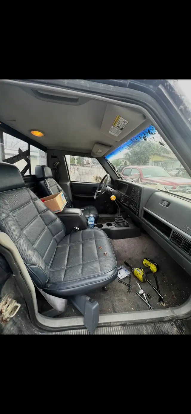 1991 Jeep Comanche 583741721271357443