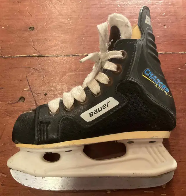 Bauer "Charger" hockey skates in Skates & Blades in Gatineau - Image 3