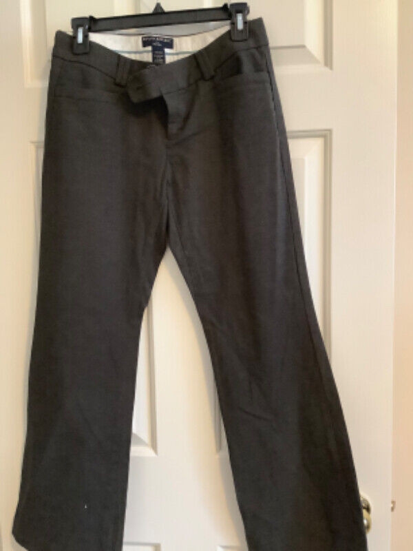LADIES DRESS PANTS SIZE 4-6 in Women's - Bottoms in Edmonton - Image 3