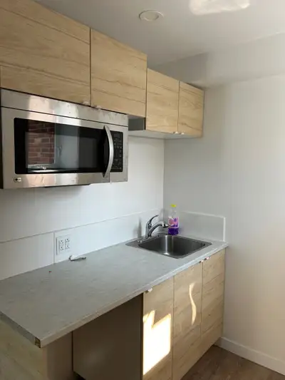 Beau STUDIO 1-1/2 à louer (1er étage)  DISPONIBLE DÈS MAINTENANT