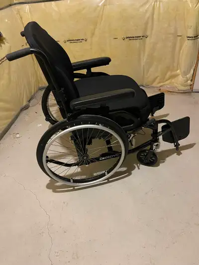 Premium Future Mobility Heavy Duty Wheelchair – High Back, Large Cushion (Made in Canada) Brand: Fut...