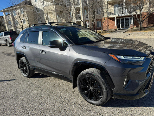 RAV4 XSE Hybrid Technology  in Cars & Trucks in Calgary - Image 2