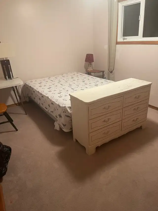1 room for rent (Drumheller)