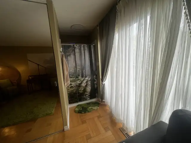 Room per a day/night  in British Columbia in Canada - Image 3