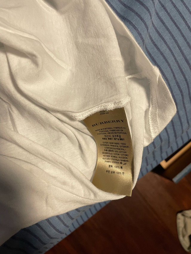 Burberry dootle T-shirt fits size L/XL in Men's in Markham / York Region - Image 3