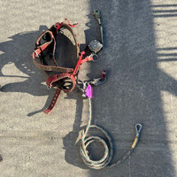 Logging - Climbing harness with retractor