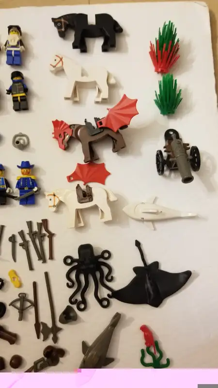 Vintage minifigs space pirate knight animals and accessories lot in Toys & Games in City of Toronto - Image 6