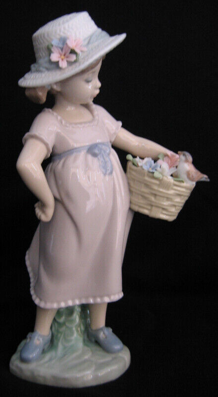 LLADRO "YOU'RE SO CUTE" FIGURINE NEW IN BOX, SPAIN in Arts & Collectibles in Hamilton - Image 4