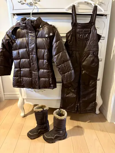 ♥️Gap kids Snow suit and boots, View more