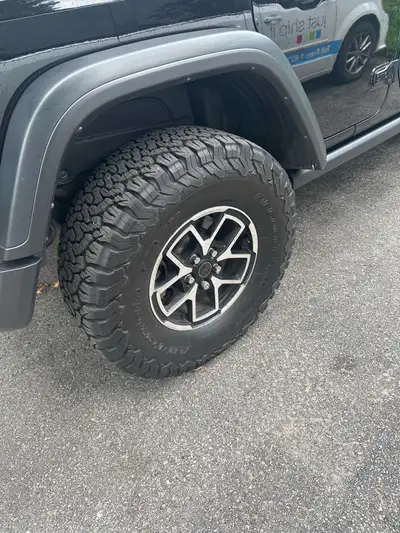These Jeep rims are in excellent used condition and ready to elevate the look of your vehicle. These...