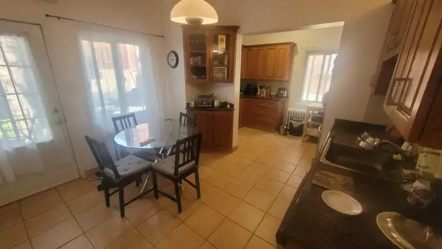 Grand Chambre avec toilet privé en face de HEC, et UdeM in Room Rentals & Roommates in City of Montréal - Image 4